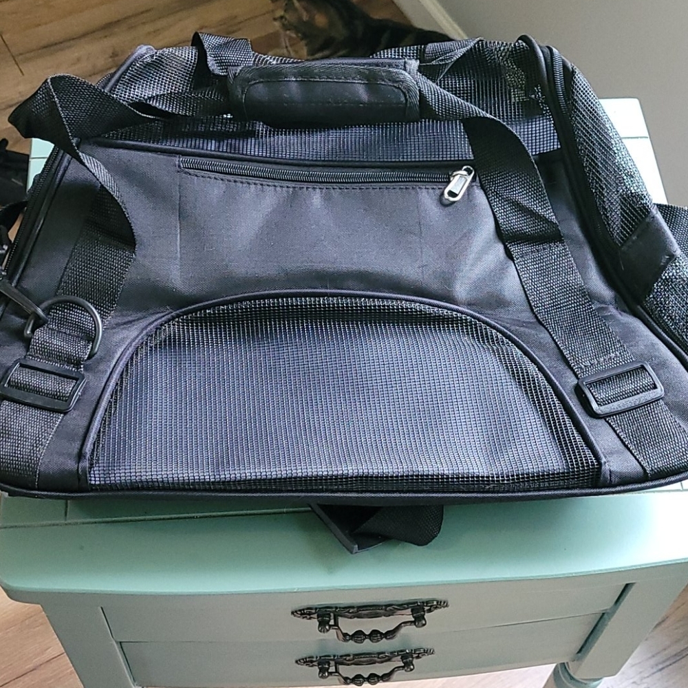 Cat carrier